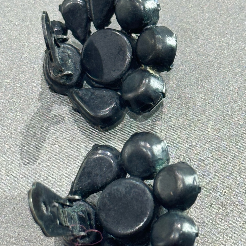 Regency Vintage Blue Rhinestone Japanned Clip Earrings. - Picture 5 of 7